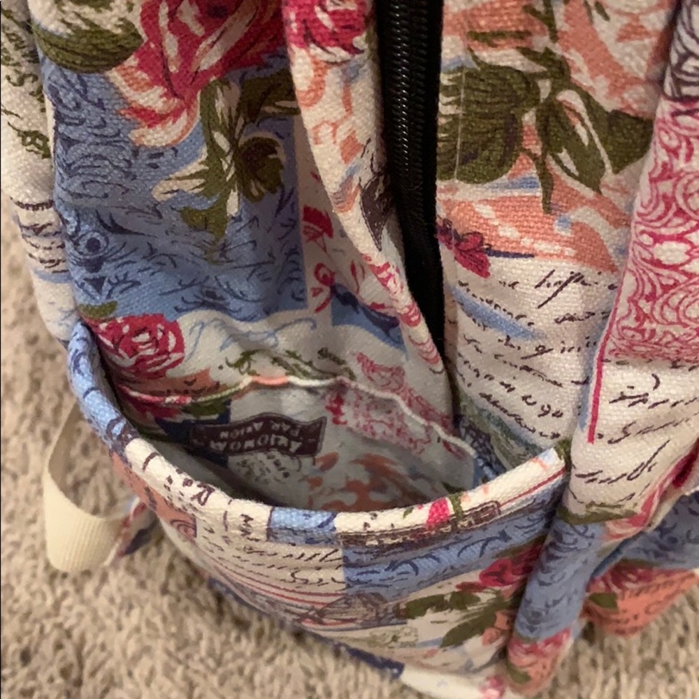 Floral Backpack 🌸 - Picture 16 of 16